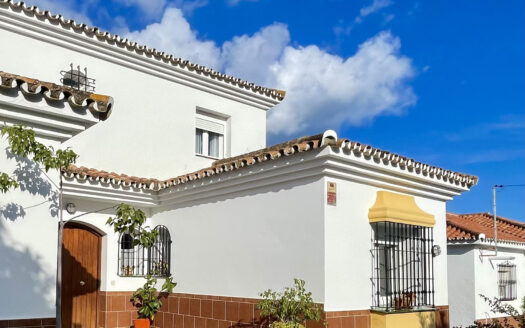 Villa en venta Pueblo Nuevo de Guadiaro - Referencia 327-01294P25