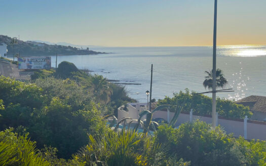 Villa en venta Torreguadiaro - Referencia 327-01119P-DUP