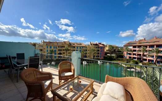 Penthouse for sale Marina de Sotogrande Reference 327-01403P25