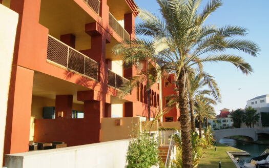 Atraque en venta Marina de Sotogrande - Referencia 327-00960P