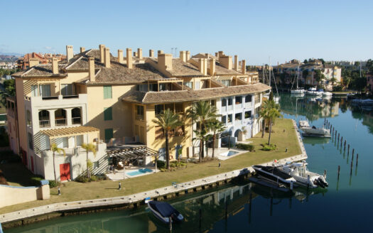 Atraque en venta Marina de Sotogrande - Referencia 327-00480P