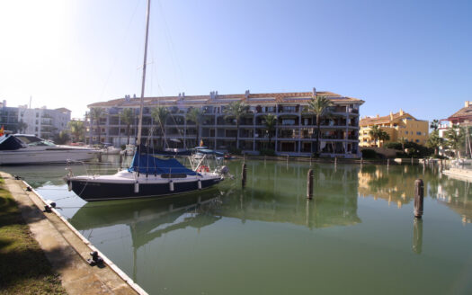 Atraque en venta Marina de Sotogrande - Referencia 327-00482P