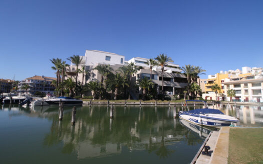 Atraque en venta Marina de Sotogrande - Referencia 327-00484P