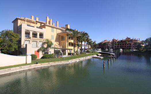 Atraque en venta Marina de Sotogrande - Referencia 327-00479P