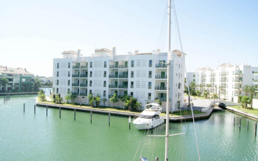 Atraque en venta Marina de Sotogrande - Referencia 327-00514P