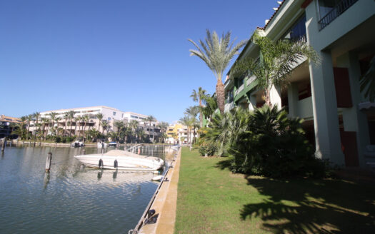 Atraque en venta Marina de Sotogrande - Referencia 327-00510P