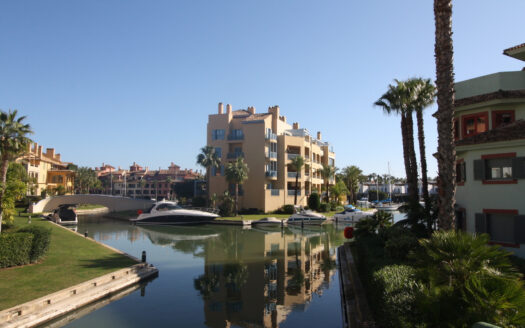 Atraque en venta Marina de Sotogrande - Referencia 327-00519P