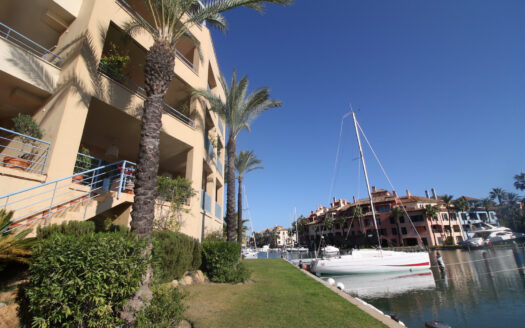 Atraque en venta Marina de Sotogrande - Referencia 327-00522P