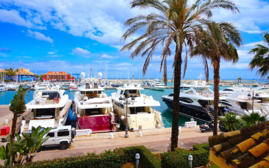 Atraque en venta Marina de Sotogrande - Referencia B1706
