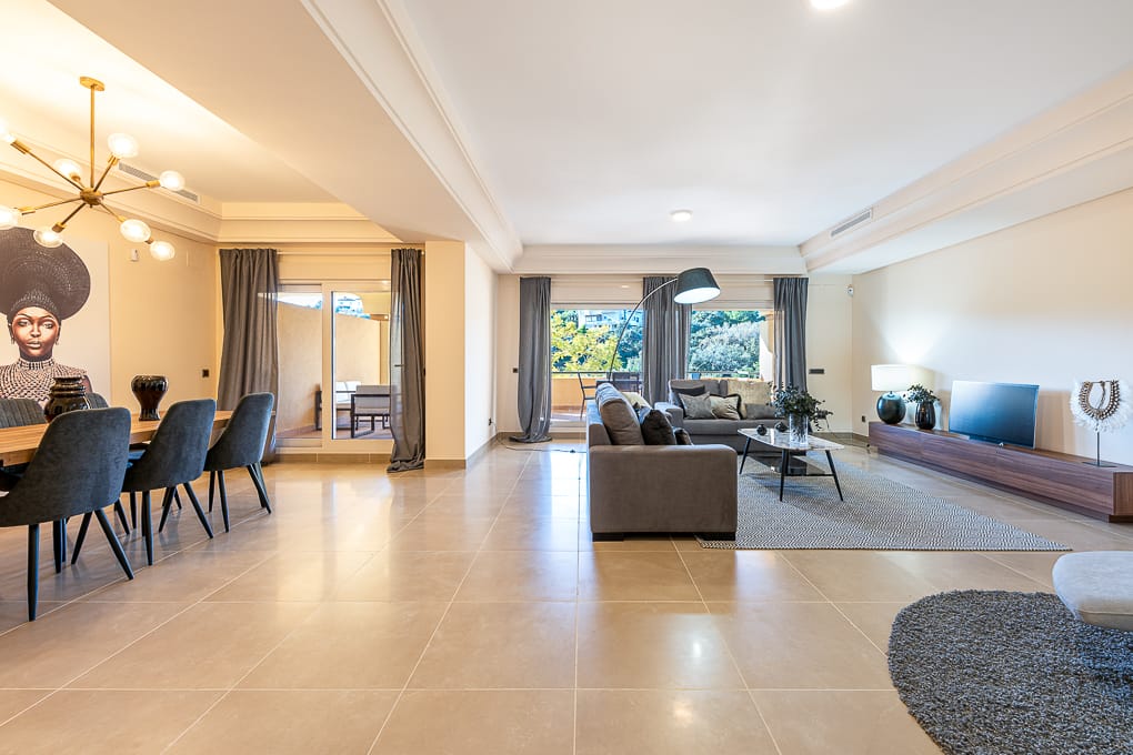 Apartamentos en venta desde 446.500 € Exclusivas viviendas de lujo de 3 y 4 dormitorios junto al Real Club de Golf Valderrama en Sotogrande, Cádiz. Promoción Mirador del Golf →